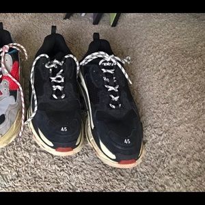 Balencigia triple s size 45 black